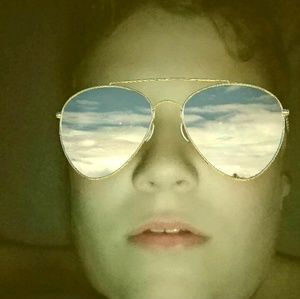 Meet your Posher, Tyler